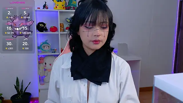 Snapshot of Sallie_Doll chatting on November 1, 2025, 5:37 pm Sallie Doll online show from November 1, 2025, 5:37 pm