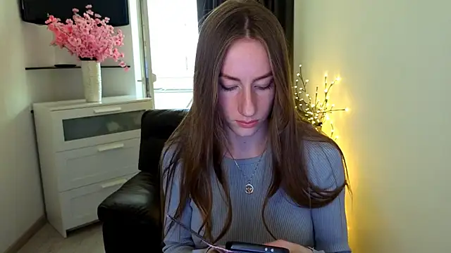 GoldenRose  online show from March 12, 2026, 2:01 pm