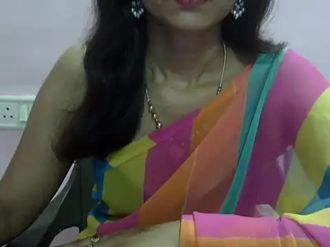 Laila Cute online show from May 17, 2026, 3:19 pm