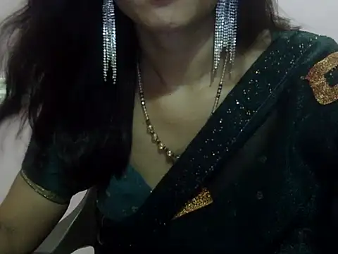 Laila Cute online show from May 28, 2026, 4:04 pm