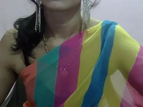 Laila Cute online show from July 1, 2026, 2:40 pm