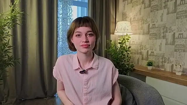 Snapshot of PaulaDauge chatting on October 6, 2025, 1:58 am PaulaDauge online show from October 6, 2025, 1:58 am