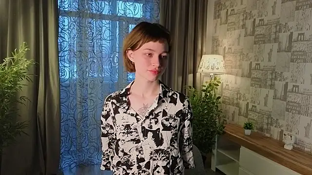 Snapshot of PaulaDauge chatting on October 7, 2025, 1:03 am PaulaDauge online show from October 7, 2025, 1:03 am