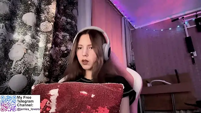 Snapshot of Jerrieberry chatting on October 4, 2025, 1:09 pm Jerrieberry online show from October 4, 2025, 1:09 pm