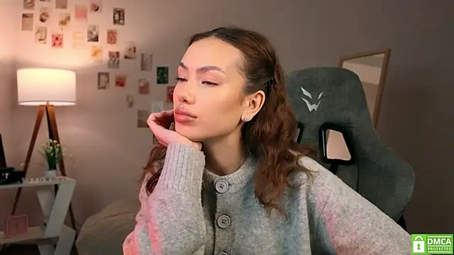 Snapshot of branchwithflowerss chatting on November 18, 2025, 11:36 am branchwithflowerss online show from November 18, 2025, 11:36 am