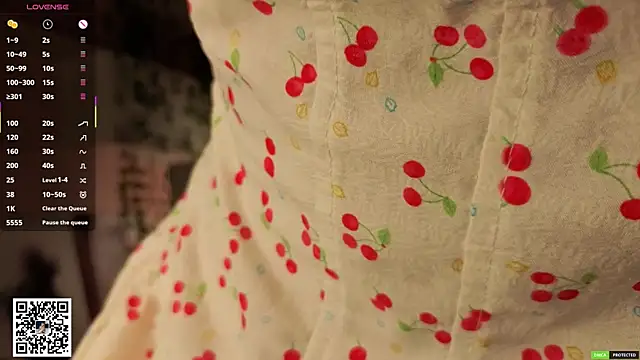 Snapshot of JulieLupo chatting on February 12, 2026, 6:08 am JulieLupo online show from February 12, 2026, 6:08 am