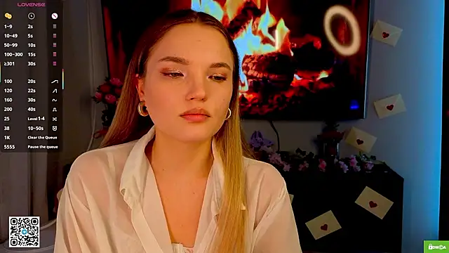 Snapshot of JulieLupo chatting on February 18, 2026, 6:09 am JulieLupo online show from February 18, 2026, 6:09 am