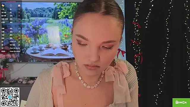 Snapshot of JulieLupo chatting on March 10, 2026, 6:18 am JulieLupo online show from March 10, 2026, 6:18 am