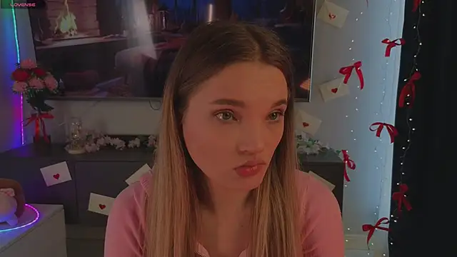 Snapshot of JulieLupo chatting on March 21, 2026, 6:40 am JulieLupo online show from March 21, 2026, 6:40 am