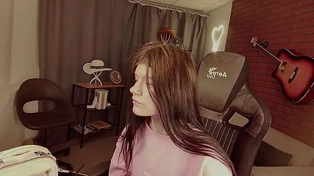 Snapshot of StasyaCollins chatting on December 5, 2025, 4:14 pm StasyaCollins online show from December 5, 2025, 4:14 pm