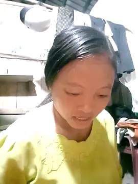 Snapshot of Minkine022 chatting on October 10, 2025, 12:42 am Minkine022 online show from October 10, 2025, 12:42 am