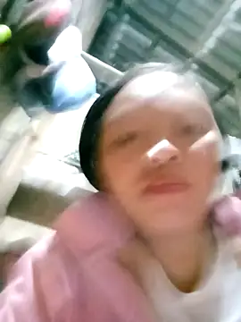 Snapshot of Minkine022 chatting on November 8, 2025, 12:11 am Minkine022 online show from November 8, 2025, 12:11 am