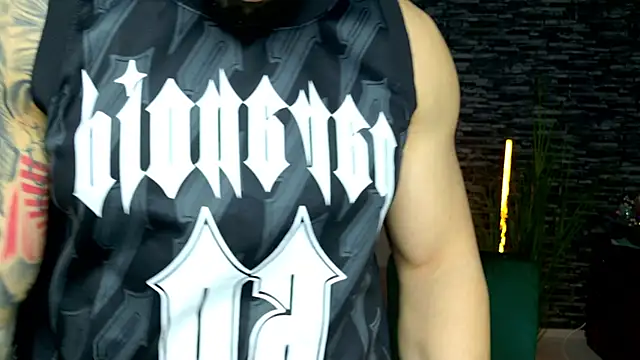 Snapshot of MasculineGuy99 chatting on March 2, 2026, 8:04 pm MasculineGuy99 online show from March 2, 2026, 8:04 pm