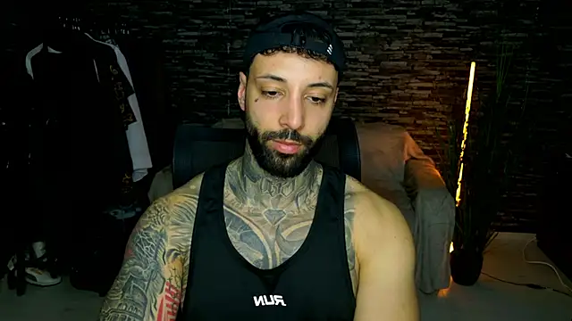 Snapshot of MasculineGuy99 chatting on March 3, 2026, 7:09 pm MasculineGuy99 online show from March 3, 2026, 7:09 pm