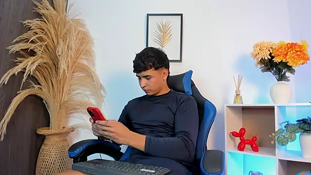 Snapshot of Thiago_Connor21 chatting on April 5, 2026, 8:28 pm Thiago Connor21 online show from April 5, 2026, 8:28 pm