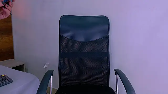 Snapshot of AmarisLenox__ chatting on November 15, 2025, 2:53 am AmarisLenox online show from November 15, 2025, 2:53 am