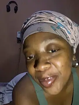 Snapshot of Barbiianaa chatting on October 7, 2025, 11:24 pm Barbiianaa online show from October 7, 2025, 11:24 pm