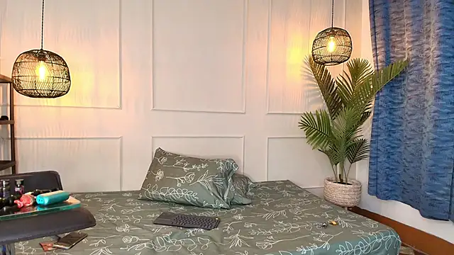 fkenneth macias online show from October 16, 2025, 2:34 am