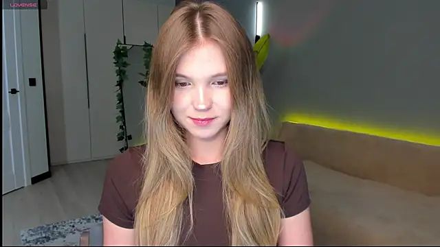 Snapshot of linakorvin chatting on April 14, 2026, 1:28 pm linakorvin online show from April 14, 2026, 1:28 pm