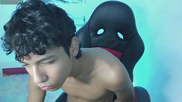 Snapshot of Im_david02 chatting on October 19, 2025, 7:58 pm Im david02 online show from October 19, 2025, 7:58 pm