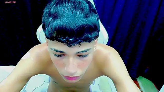 Snapshot of Im_david02 chatting on November 3, 2025, 1:34 pm Im david02 online show from November 3, 2025, 1:34 pm