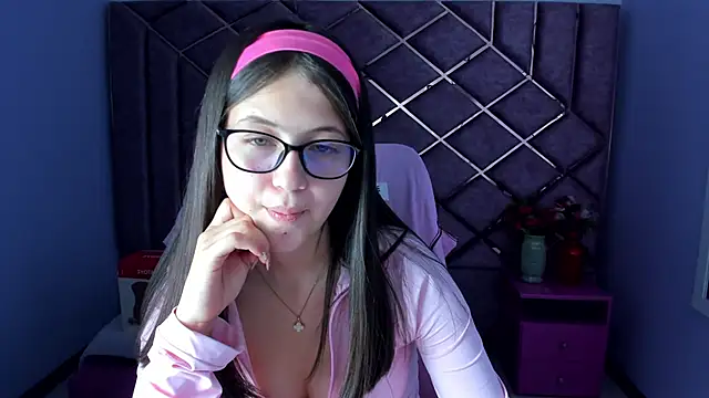 Snapshot of sarah_sweett_ chatting on April 30, 2026, 2:12 pm sarah sweett online show from April 30, 2026, 2:12 pm