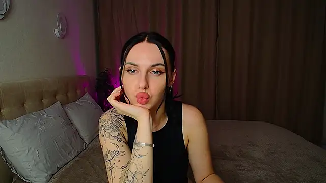 Poison inyour Mind   online show from November 17, 2025, 5:19 pm