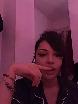 Snapshot of Aleya_Bad2 chatting on October 2, 2025, 12:06 am Aleya Bad2 online show from October 2, 2025, 12:06 am