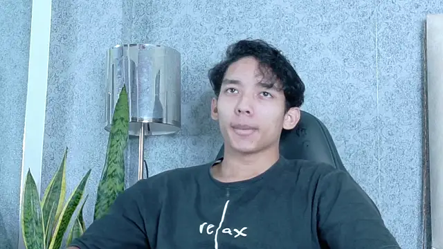 ValenorLerot online show from October 4, 2025, 4:21 am