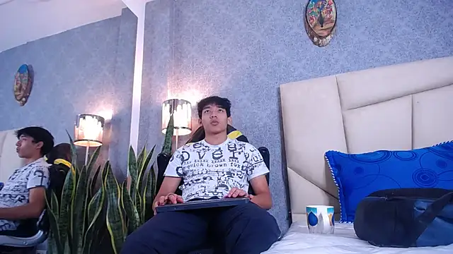 ValenorLerot online show from October 6, 2025, 5:27 am