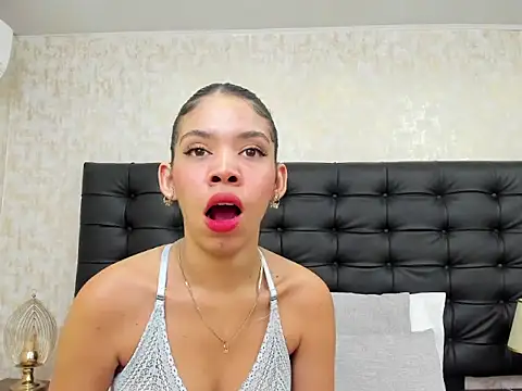 Snapshot of EmaGarcess chatting on October 8, 2025, 7:33 pm EmaGarcess online show from October 8, 2025, 7:33 pm