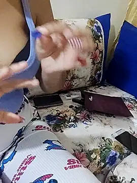 Rihame07 online show from December 20, 2025, 2:13 pm