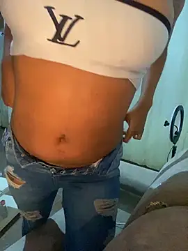 Itanydiorr online show from November 14, 2025, 3:38 am