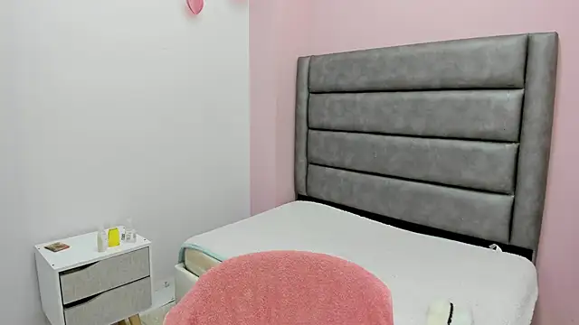 Snapshot of lorerivas chatting on November 11, 2025, 1:55 pm lorerivas online show from November 11, 2025, 1:55 pm