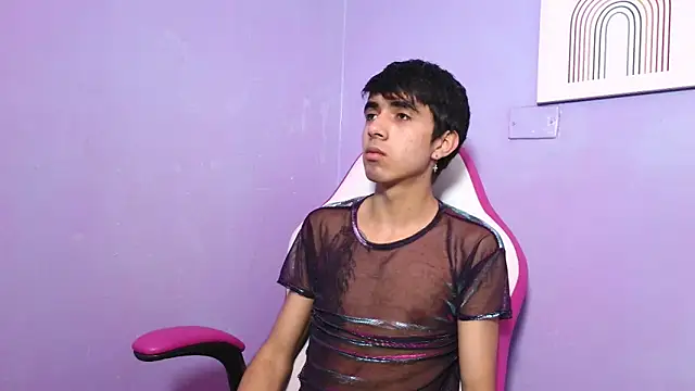 Hottie Guy online show from December 16, 2025, 2:22 pm