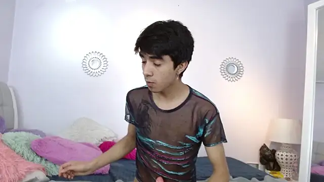 Hottie Guy online show from December 22, 2025, 5:43 pm