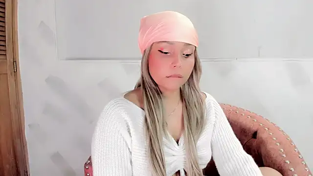 Molly Logan online show from March 6, 2026, 8:49 pm