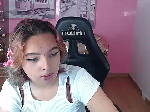 Snapshot of mia_foster_t chatting on October 31, 2025, 2:18 pm mia foster t online show from October 31, 2025, 2:18 pm