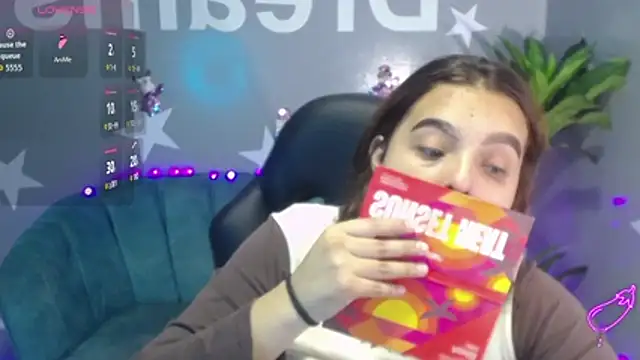 mia foster t online show from December 14, 2025, 12:54 pm