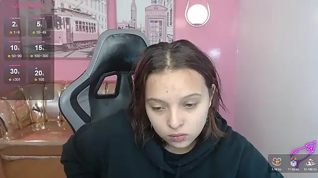 mia foster t online show from December 15, 2025, 1:37 pm