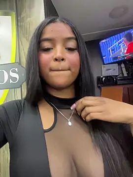 Snapshot of mitschellfox21 chatting on November 16, 2025, 10:04 pm mitschellfox21 online show from November 16, 2025, 10:04 pm