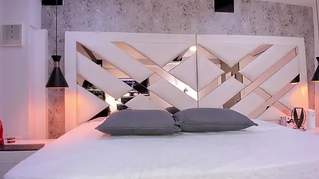 Vanessa Rain  online show from March 7, 2026, 7:11 pm