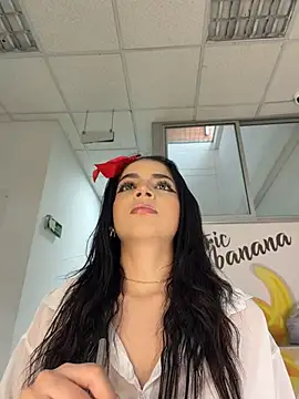 ArieliciousXXX online show from June 25, 2026, 1:04 pm