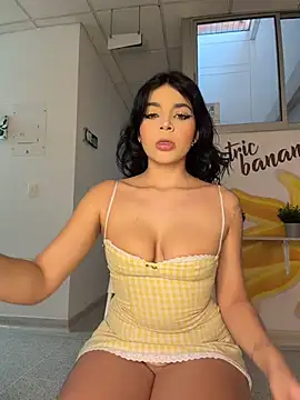 ArieliciousXXX online show from August 1, 2026, 1:10 pm