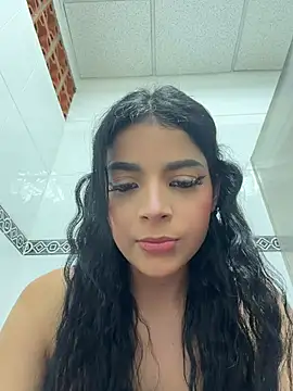 ArieliciousXXX online show from August 6, 2026, 1:13 pm