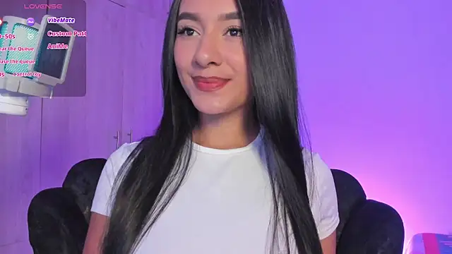 Snapshot of anne_leee chatting on May 27, 2026, 11:24 pm anne leee online show from May 27, 2026, 11:24 pm