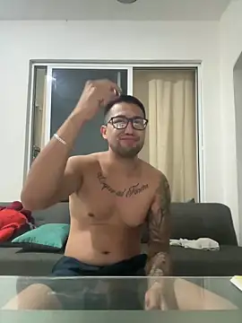 Snapshot of peloando22 chatting on October 17, 2025, 12:01 am peloando22 online show from October 17, 2025, 12:01 am