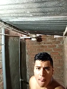 Alex321Flores online show from February 9, 2026, 5:39 pm