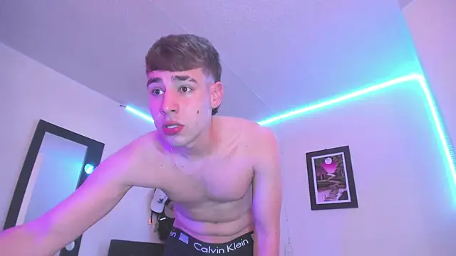 PapiNoha online show from October 18, 2025, 8:42 pm