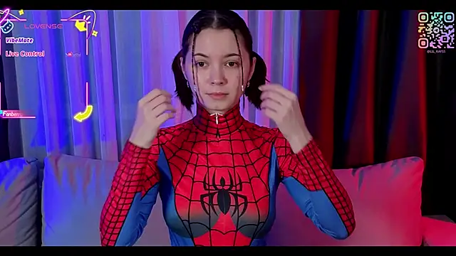 Snapshot of Show_Ray chatting on October 22, 2025, 7:24 pm Show Ray online show from October 22, 2025, 7:24 pm